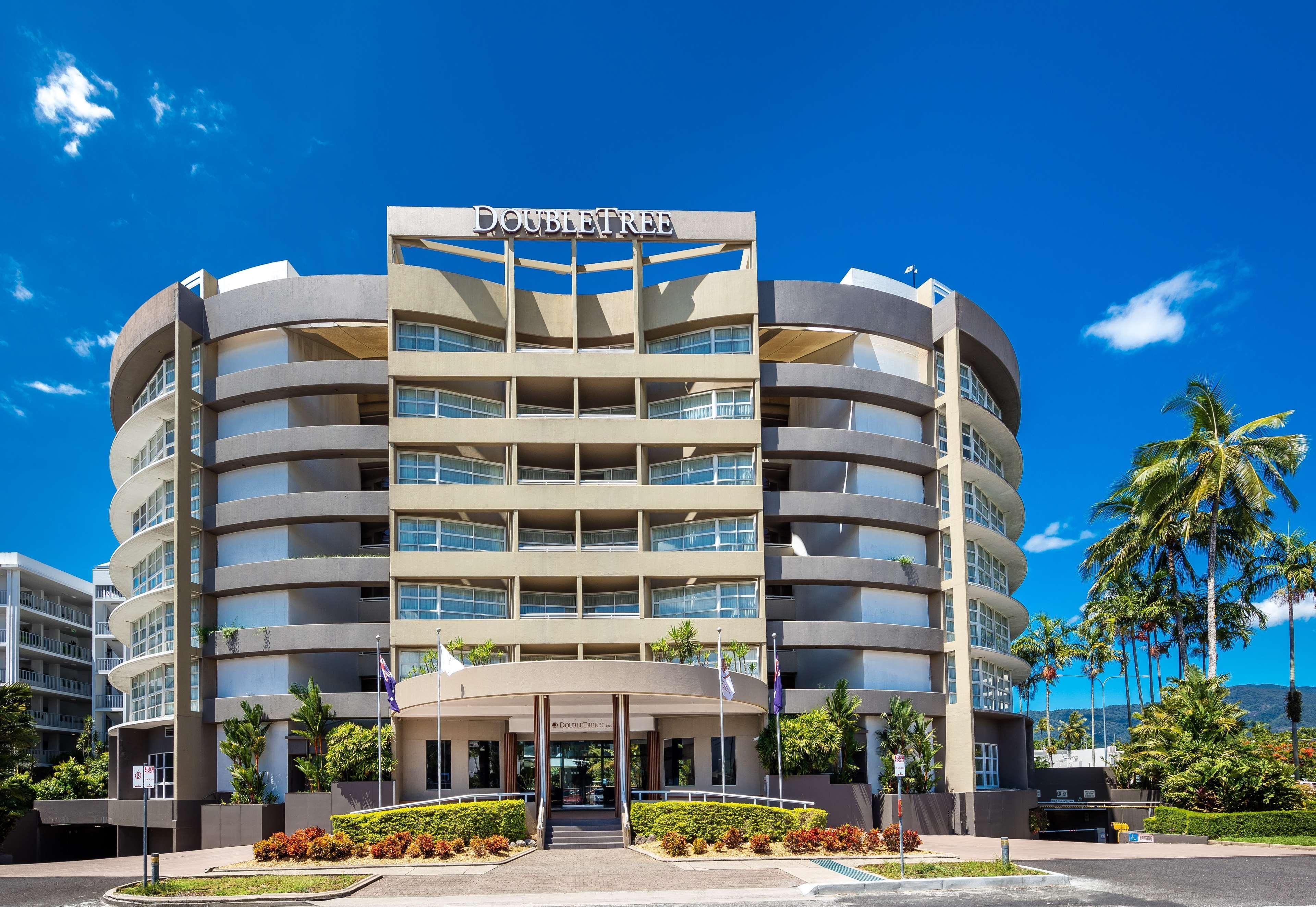 Hotel Doubletree By Hilton Cairns Extérieur photo