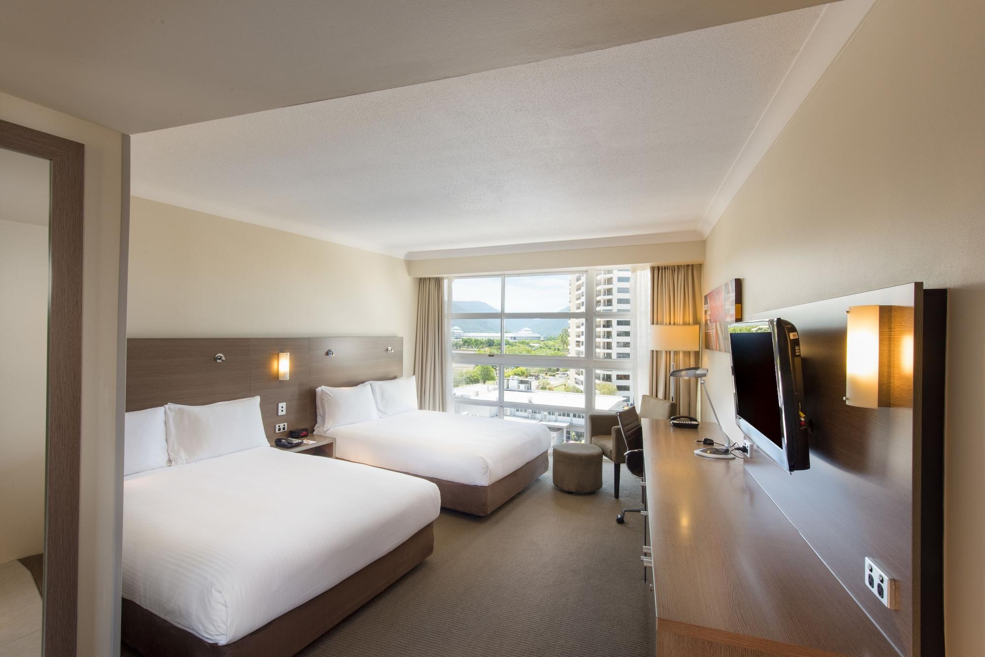 Hotel Doubletree By Hilton Cairns Extérieur photo