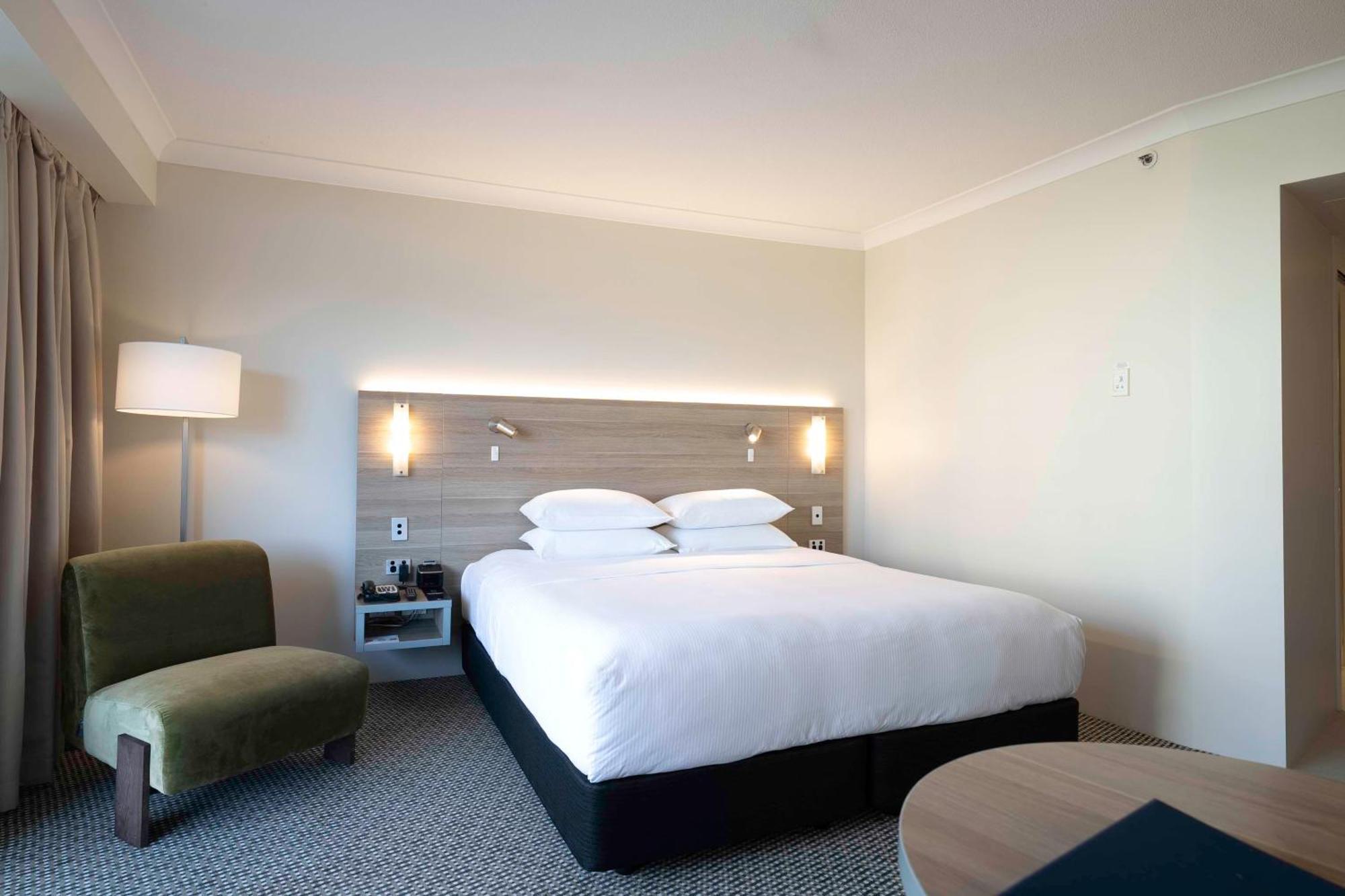 Hotel Doubletree By Hilton Cairns Extérieur photo