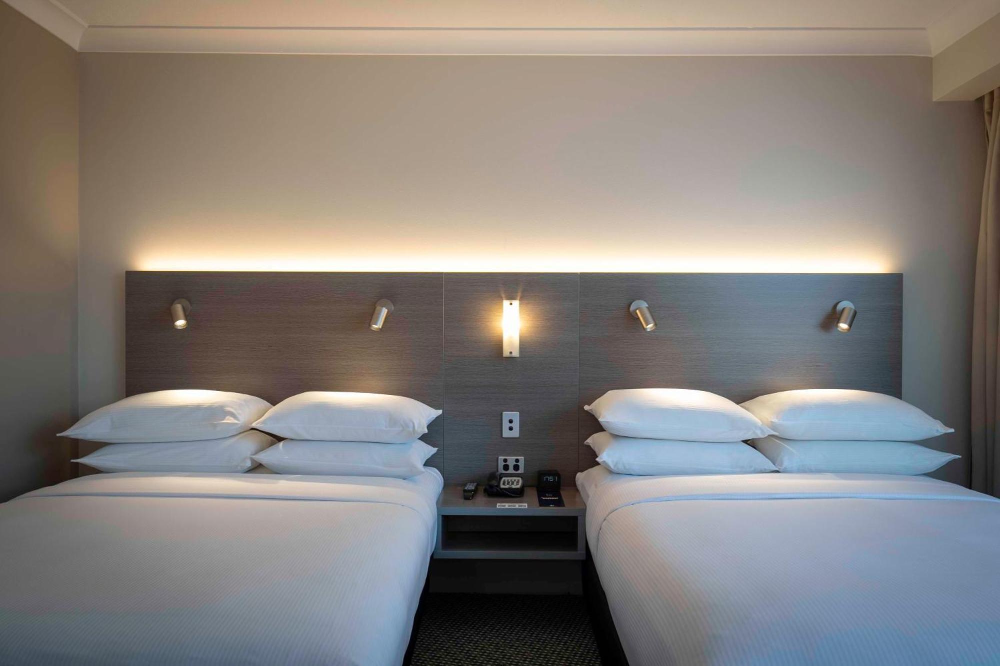 Hotel Doubletree By Hilton Cairns Extérieur photo