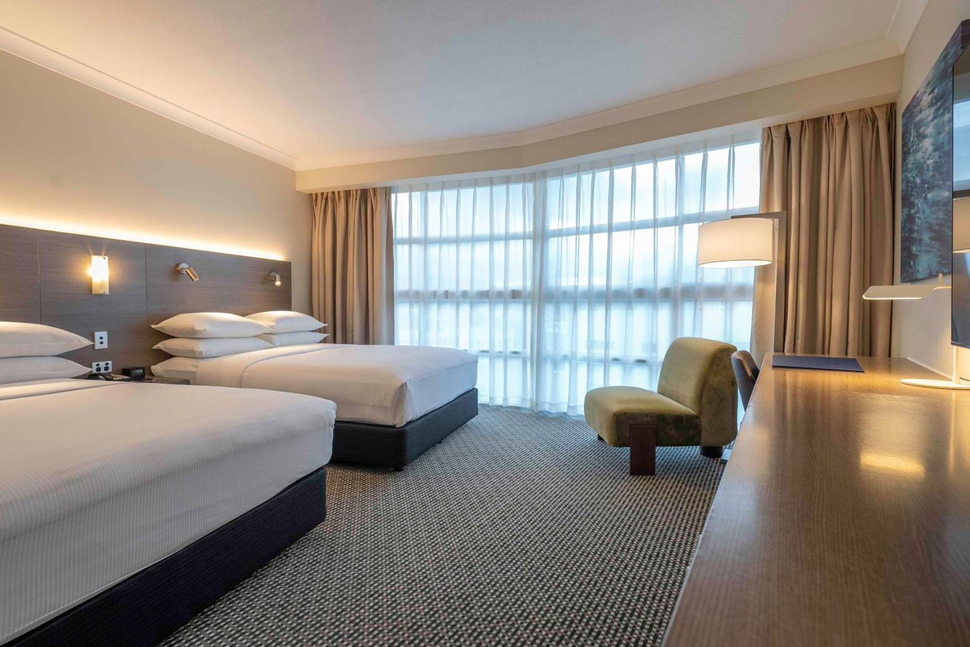 Hotel Doubletree By Hilton Cairns Extérieur photo