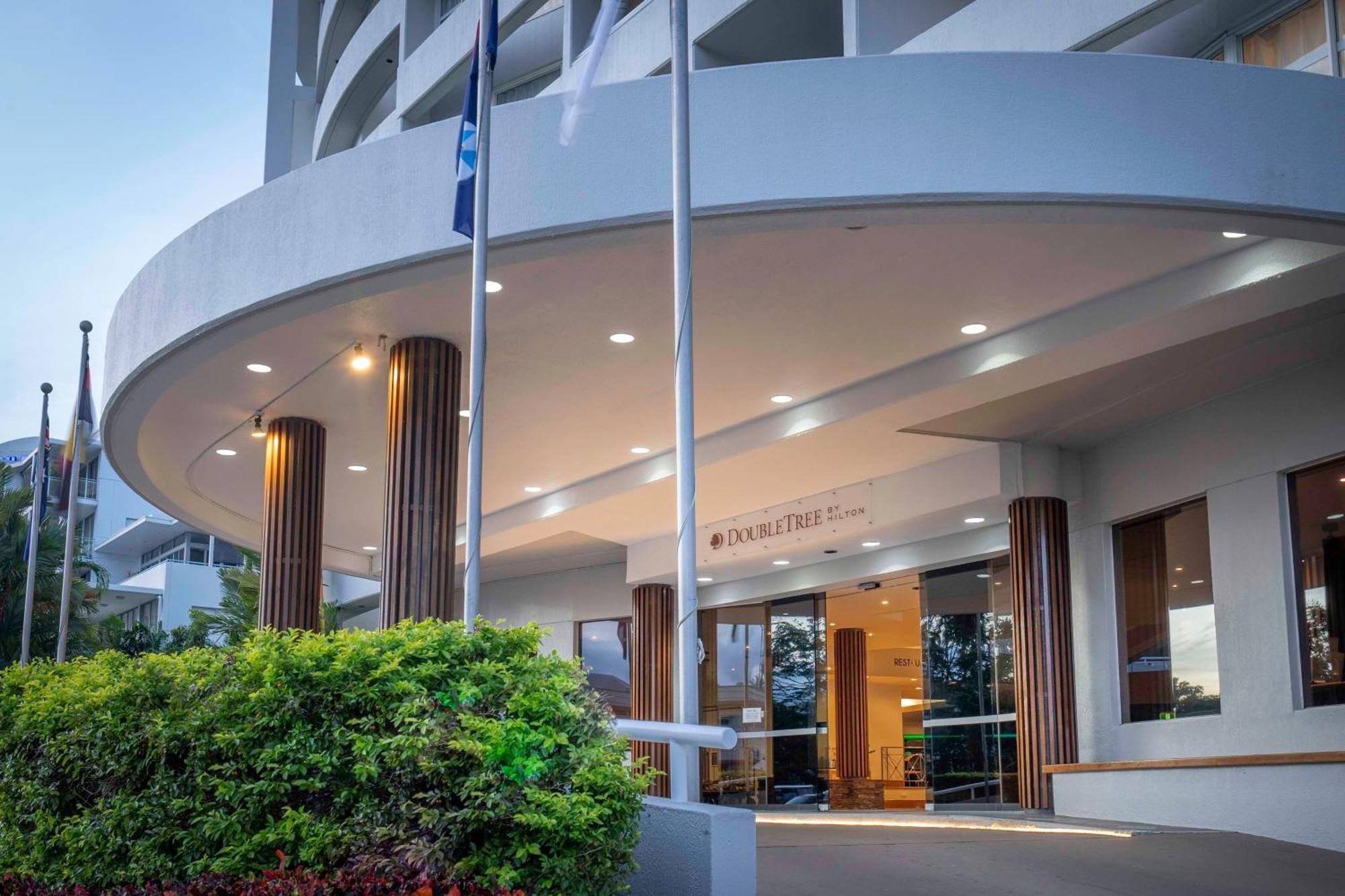 Hotel Doubletree By Hilton Cairns Extérieur photo
