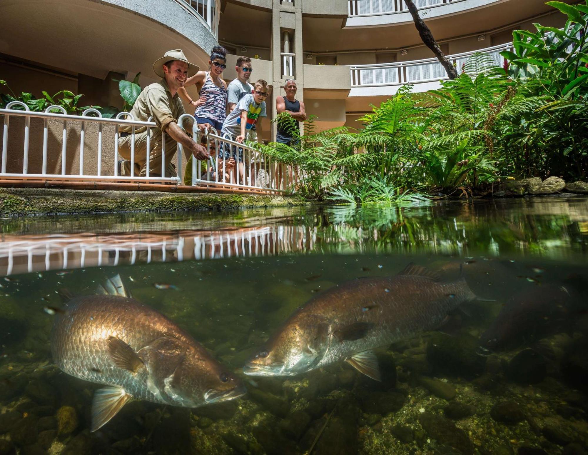 Hotel Doubletree By Hilton Cairns Extérieur photo